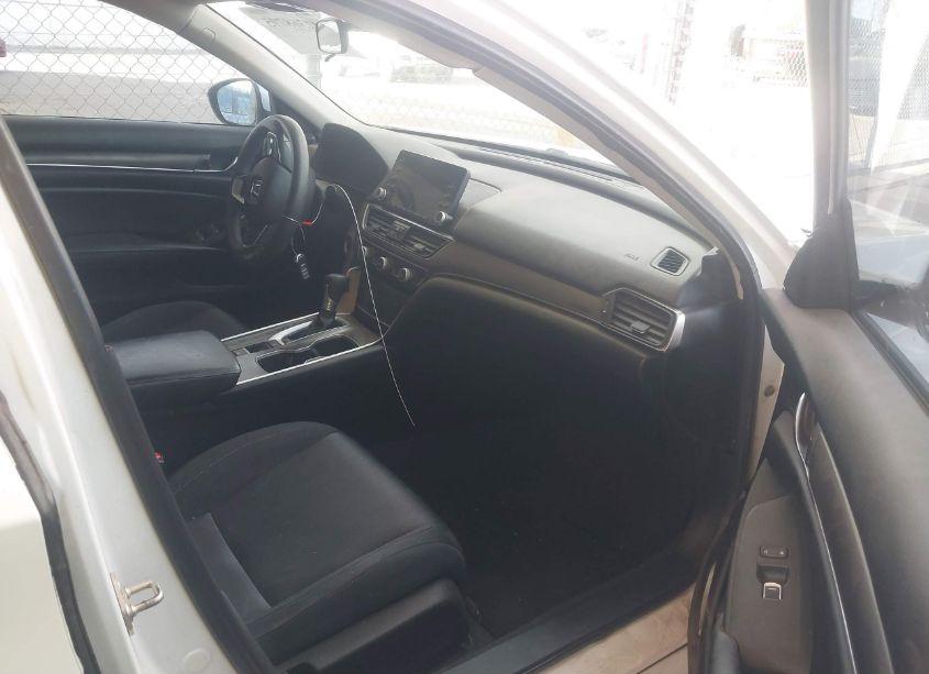 Photo 5 of 2018 Honda Accord LX (VIN 1HGCV1F1XJA067500)