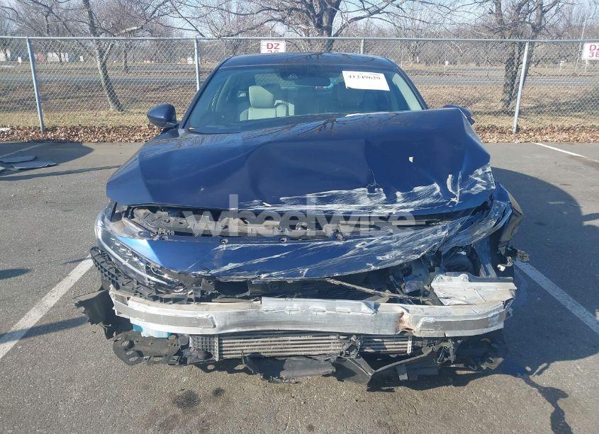 Photo 12 of 2018 Honda Accord LX (VIN 1HGCV1F1XJA069165)