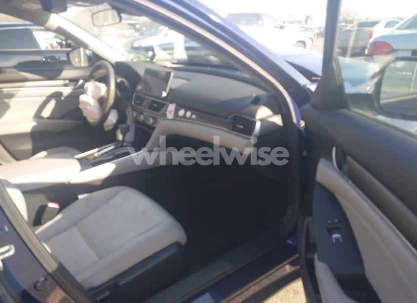 Photo 5 of 2018 Honda Accord LX (VIN 1HGCV1F1XJA069165)