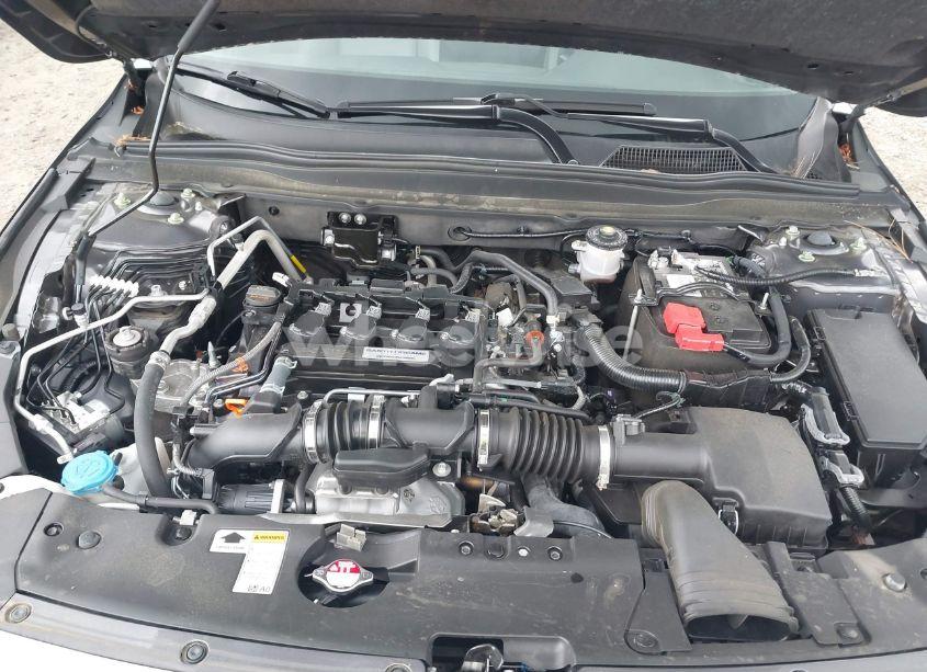 Photo 10 of 2018 Honda Accord LX (VIN 1HGCV1F1XJA095443)