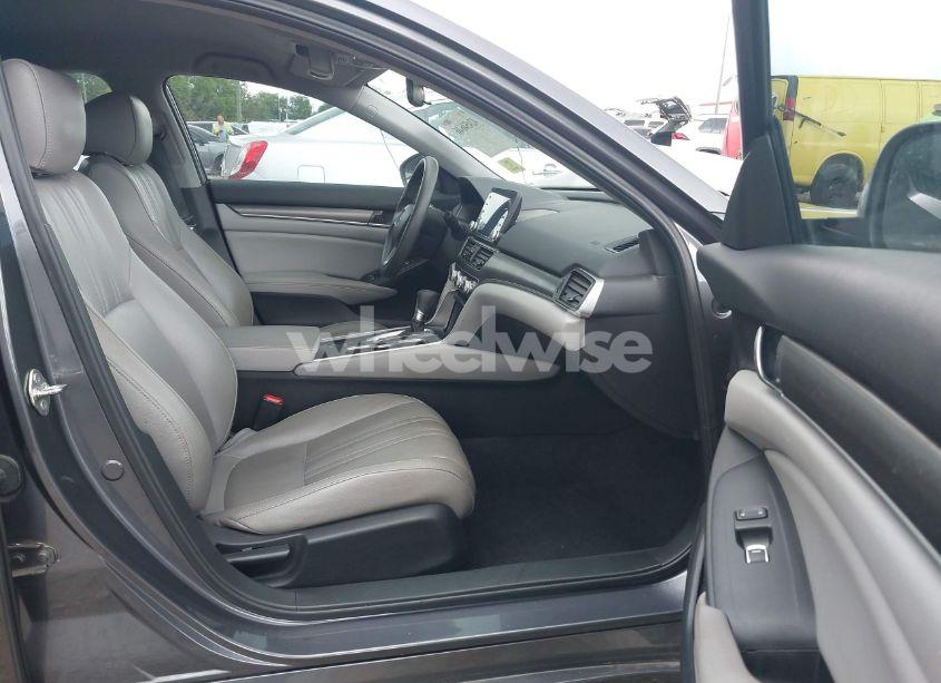 Photo 5 of 2018 Honda Accord LX (VIN 1HGCV1F1XJA095443)