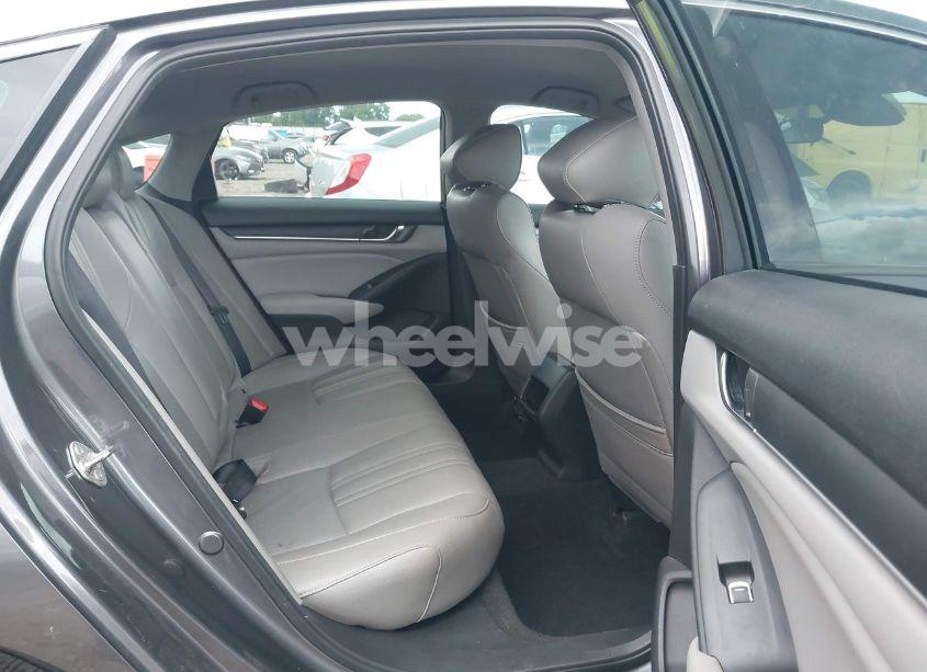 Photo 8 of 2018 Honda Accord LX (VIN 1HGCV1F1XJA095443)