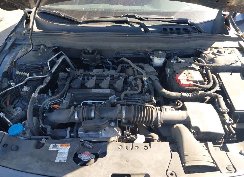 Photo 10 of 2018 Honda Accord LX (VIN 1HGCV1F1XJA095958)