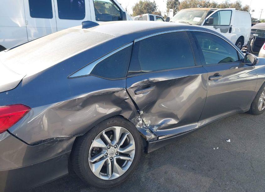 Photo 6 of 2018 Honda Accord LX (VIN 1HGCV1F1XJA095958)