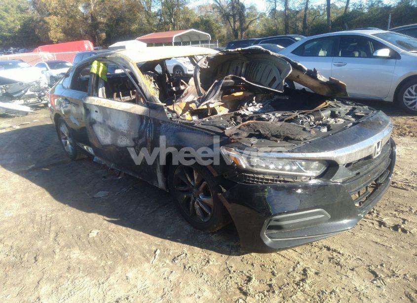 2018 Honda Accord LX (VIN 1HGCV1F1XJA131082) main photo