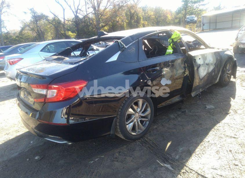 Photo 4 of 2018 Honda Accord LX (VIN 1HGCV1F1XJA131082)