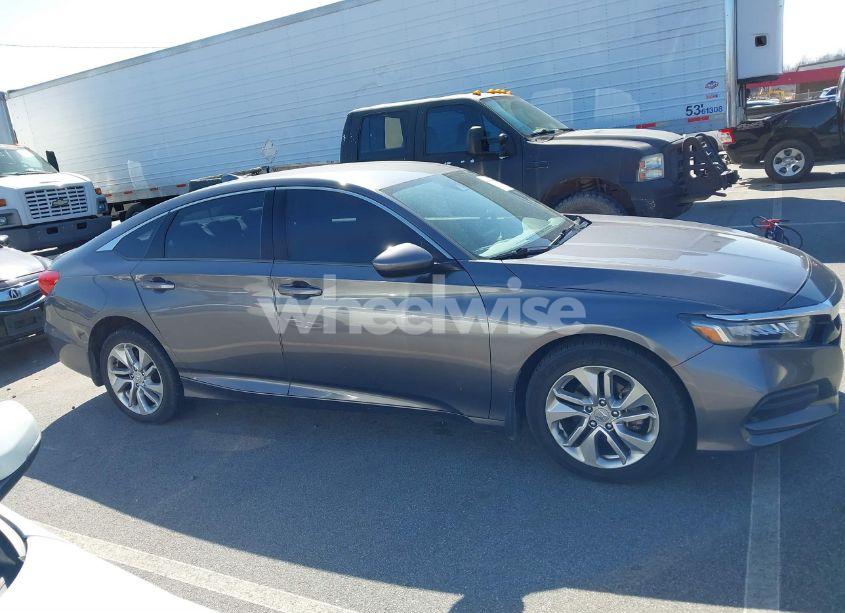 Photo 13 of 2018 Honda Accord LX (VIN 1HGCV1F1XJA151834)
