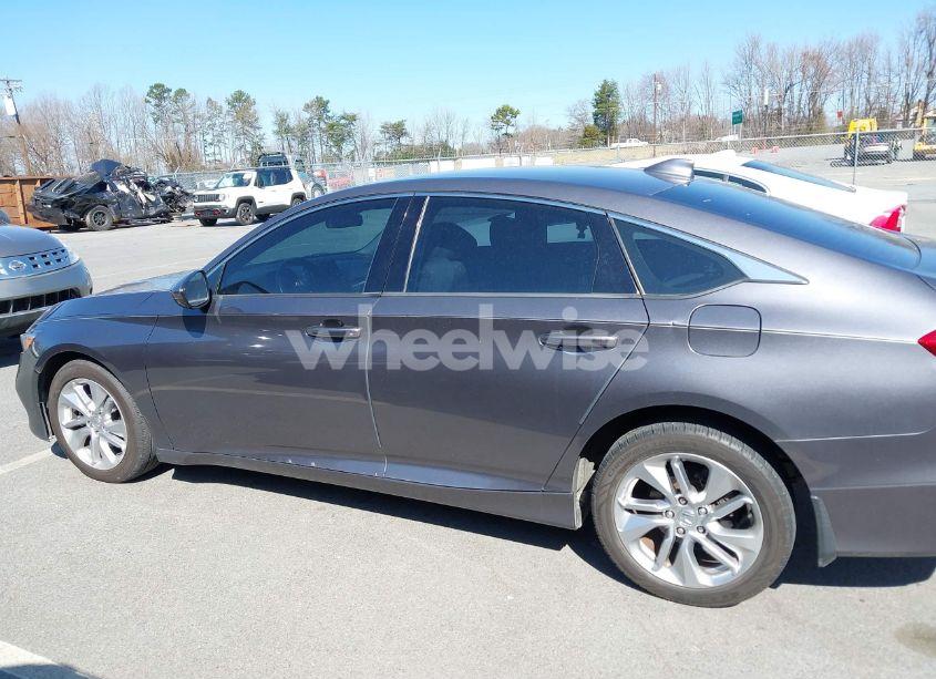Photo 14 of 2018 Honda Accord LX (VIN 1HGCV1F1XJA151834)