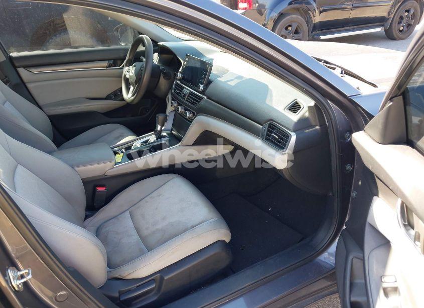 Photo 5 of 2018 Honda Accord LX (VIN 1HGCV1F1XJA151834)