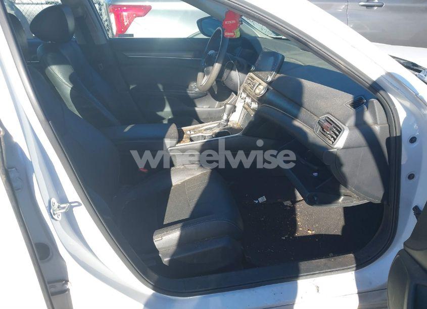 Photo 5 of 2018 Honda Accord LX (VIN 1HGCV1F1XJA210090)