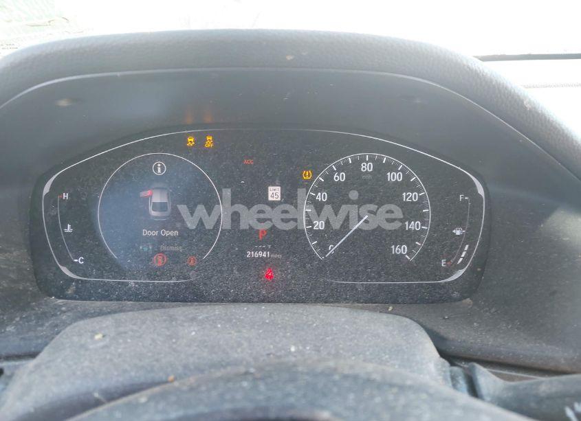 Photo 7 of 2018 Honda Accord LX (VIN 1HGCV1F1XJA210090)