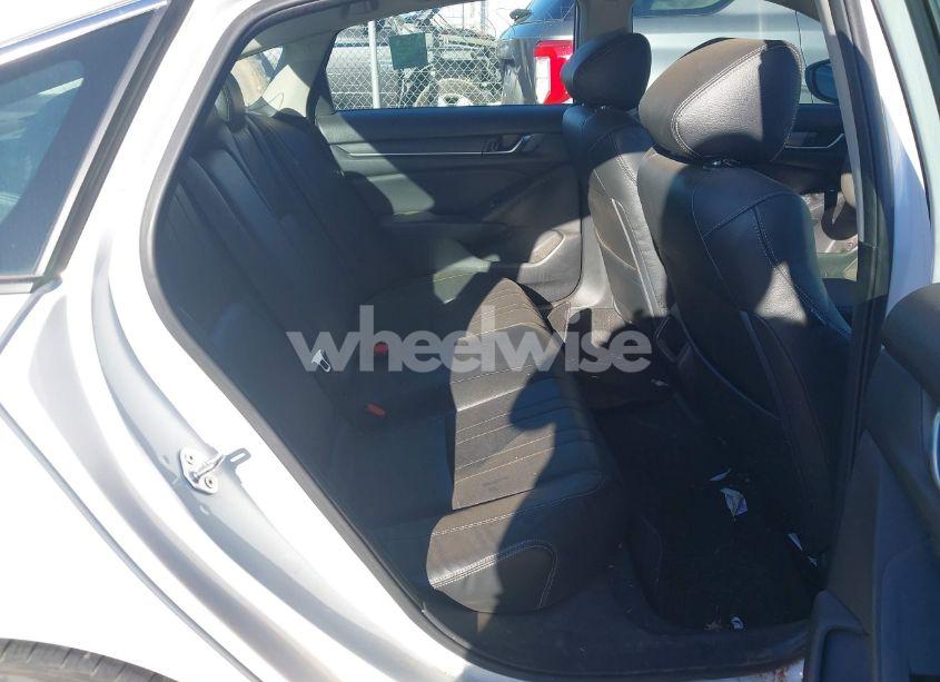 Photo 8 of 2018 Honda Accord LX (VIN 1HGCV1F1XJA210090)