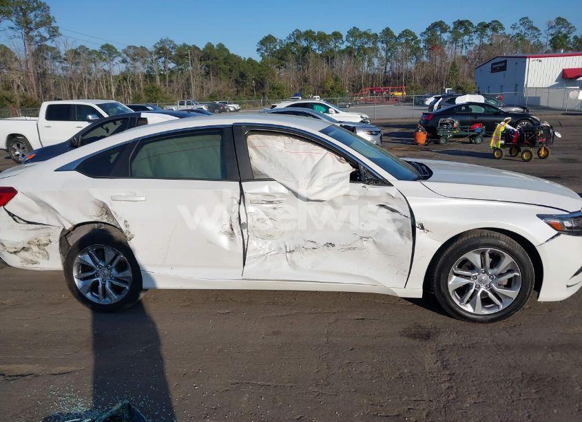 Photo 13 of 2018 Honda Accord LX (VIN 1HGCV1F1XJA232171)