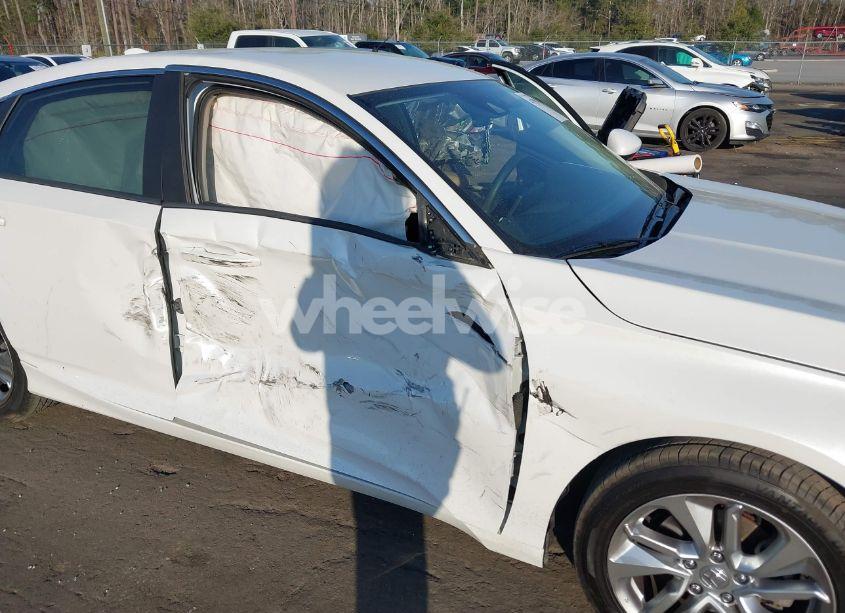 Photo 6 of 2018 Honda Accord LX (VIN 1HGCV1F1XJA232171)