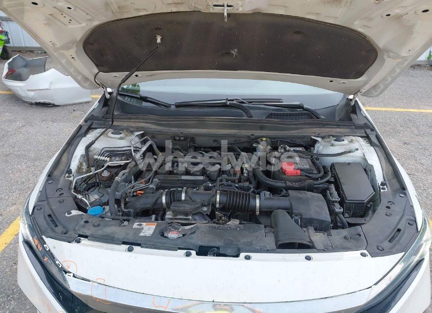 Photo 10 of 2018 Honda Accord LX (VIN 1HGCV1F1XJA241162)