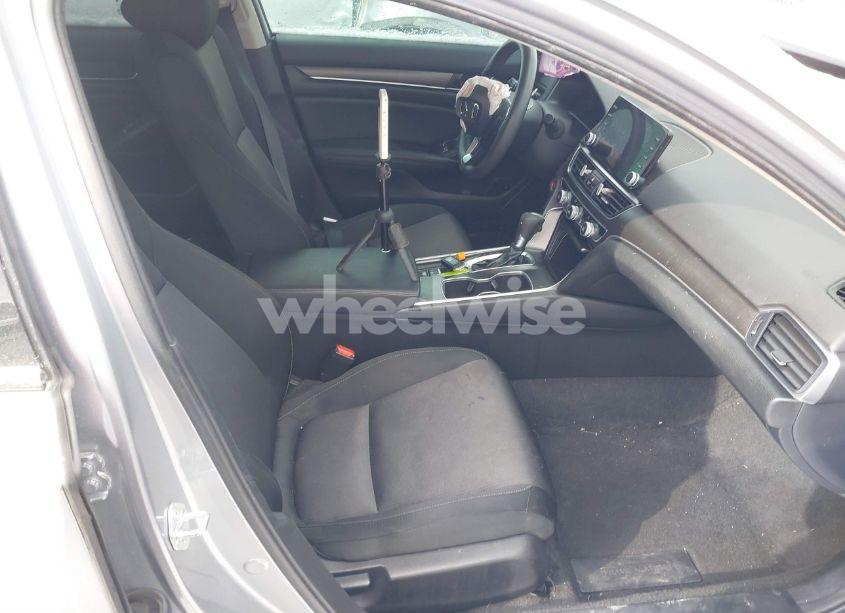 Photo 5 of 2022 Honda Accord LX (VIN 1HGCV1F1XNA022885)