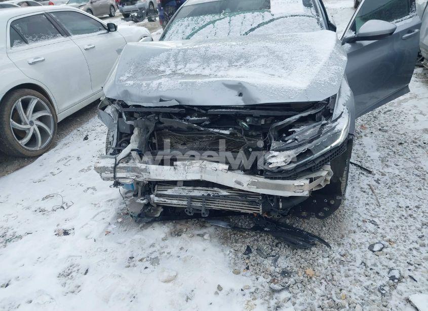 Photo 6 of 2022 Honda Accord LX (VIN 1HGCV1F1XNA022885)