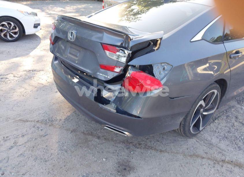 Photo 18 of 2018 Honda Accord SPORT (VIN 1HGCV1F30JA005928)