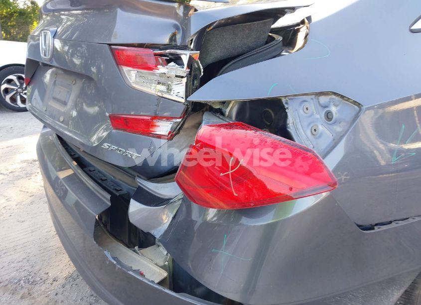 Photo 19 of 2018 Honda Accord SPORT (VIN 1HGCV1F30JA005928)