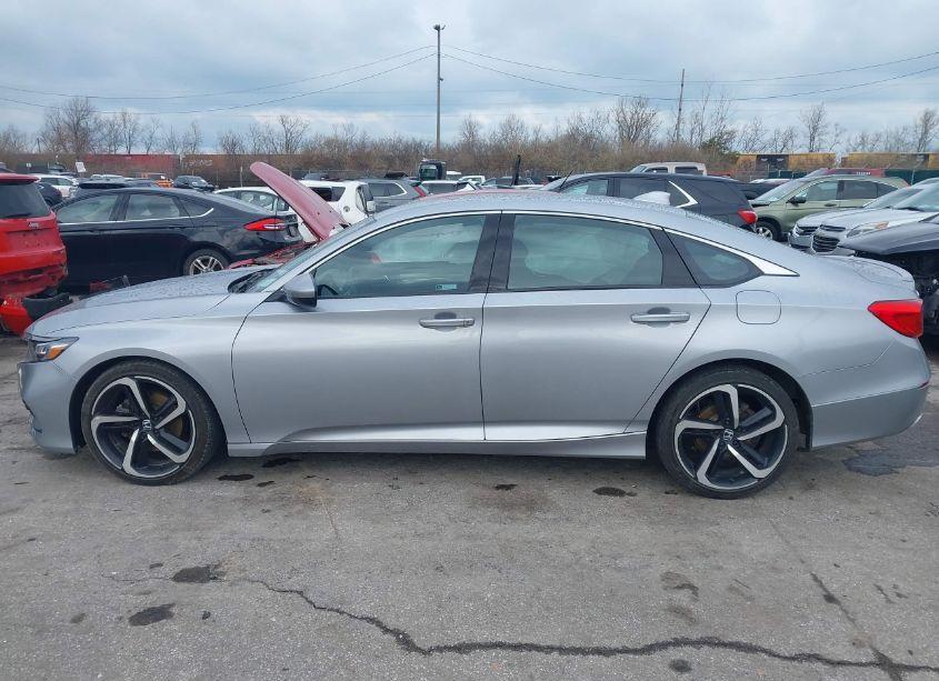 Photo 14 of 2018 Honda Accord SPORT (VIN 1HGCV1F30JA049718)