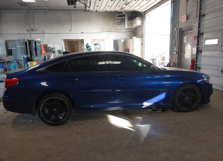 Photo 13 of 2018 Honda Accord SPORT (VIN 1HGCV1F30JA071346)