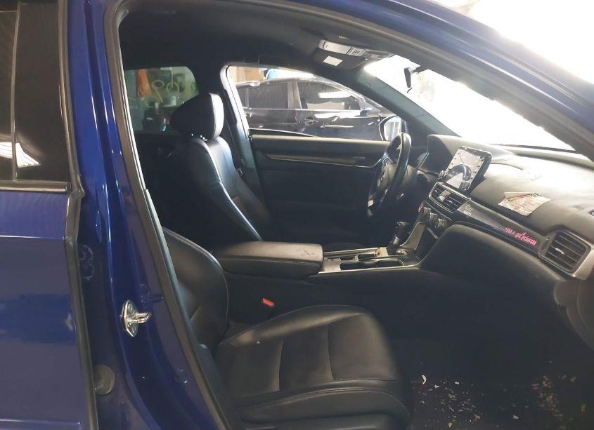 Photo 5 of 2018 Honda Accord SPORT (VIN 1HGCV1F30JA071346)