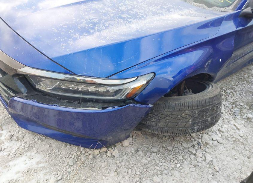 Photo 6 of 2018 Honda Accord SPORT (VIN 1HGCV1F30JA071346)