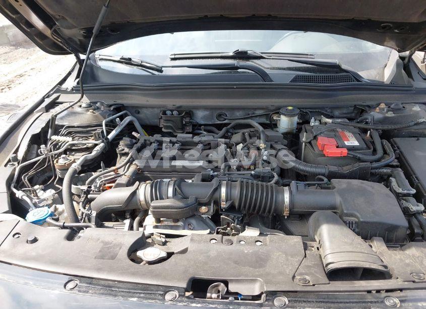 Photo 10 of 2018 Honda Accord SPORT (VIN 1HGCV1F30JA075686)