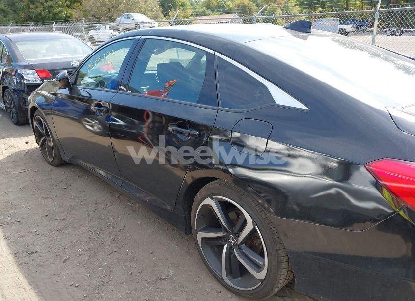 Photo 14 of 2018 Honda Accord SPORT (VIN 1HGCV1F30JA075686)