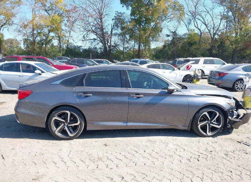 Photo 13 of 2018 Honda Accord SPORT (VIN 1HGCV1F30JA122232)