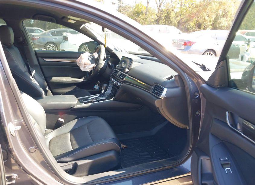 Photo 5 of 2018 Honda Accord SPORT (VIN 1HGCV1F30JA122232)