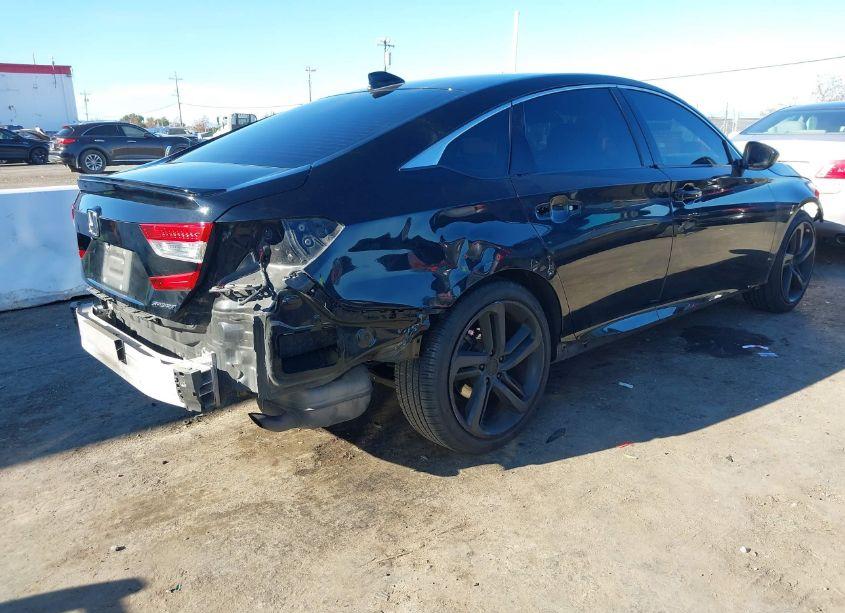 Photo 4 of 2018 Honda Accord SPORT (VIN 1HGCV1F30JA143954)