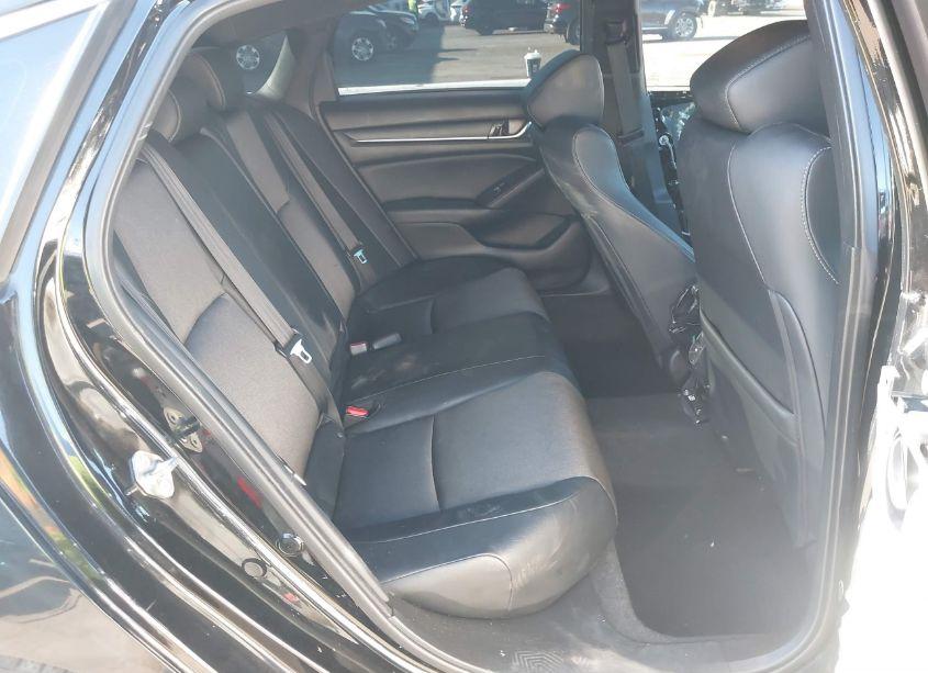 Photo 8 of 2018 Honda Accord SPORT (VIN 1HGCV1F30JA143954)