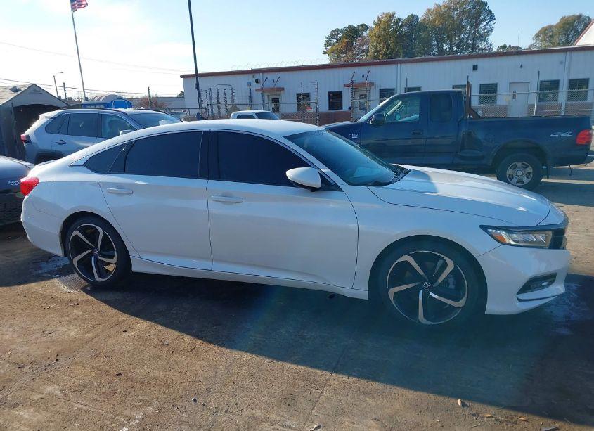 Photo 13 of 2018 Honda Accord SPORT (VIN 1HGCV1F30JA186495)