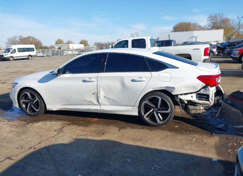 Photo 14 of 2018 Honda Accord SPORT (VIN 1HGCV1F30JA186495)