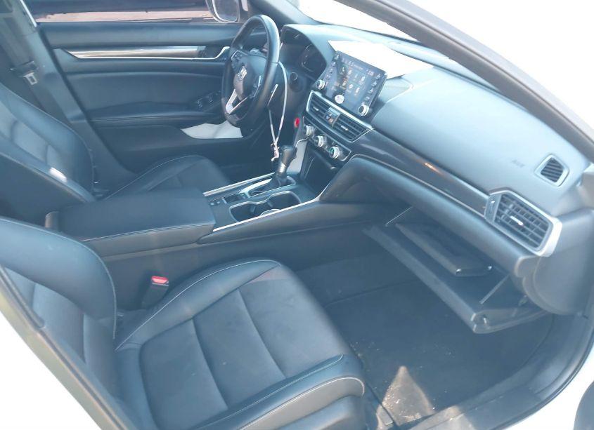 Photo 5 of 2018 Honda Accord SPORT (VIN 1HGCV1F30JA186495)