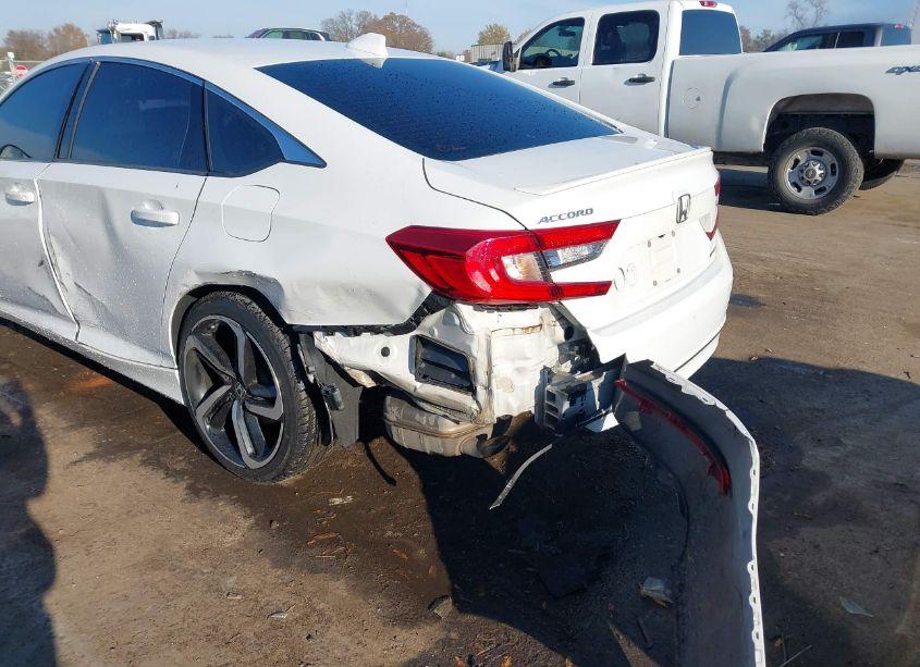 Photo 6 of 2018 Honda Accord SPORT (VIN 1HGCV1F30JA186495)