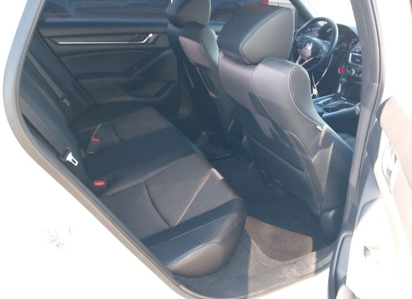 Photo 8 of 2018 Honda Accord SPORT (VIN 1HGCV1F30JA186495)