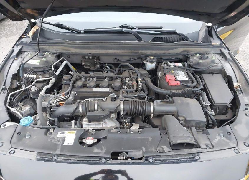 Photo 10 of 2018 Honda Accord SPORT (VIN 1HGCV1F30JA188103)