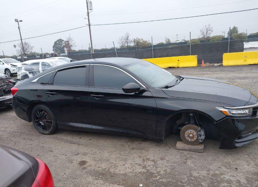 Photo 13 of 2018 Honda Accord SPORT (VIN 1HGCV1F30JA188103)