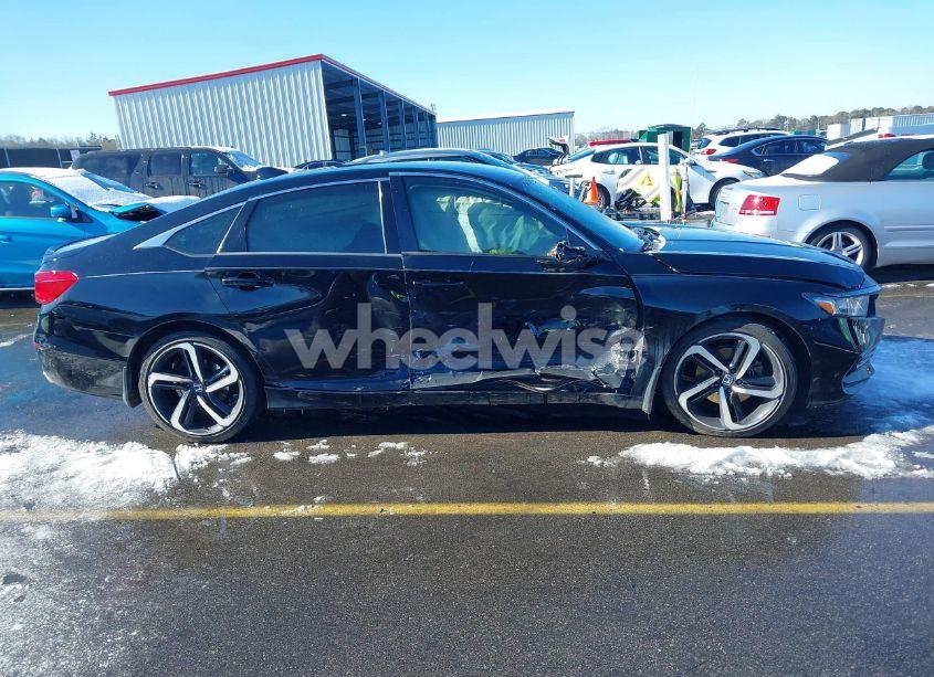 Photo 13 of 2018 Honda Accord SPORT (VIN 1HGCV1F30JA198534)