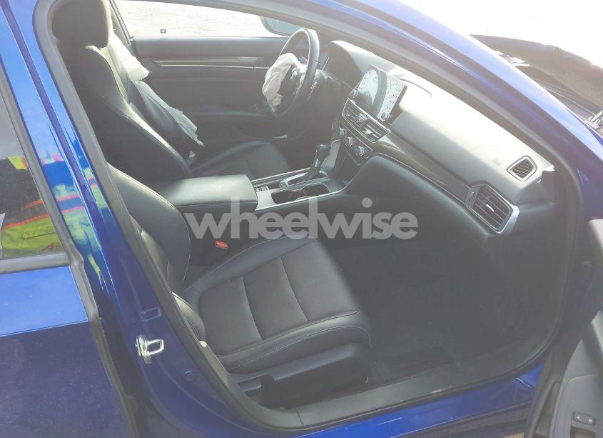 Photo 5 of 2018 Honda Accord SPORT (VIN 1HGCV1F30JA210357)