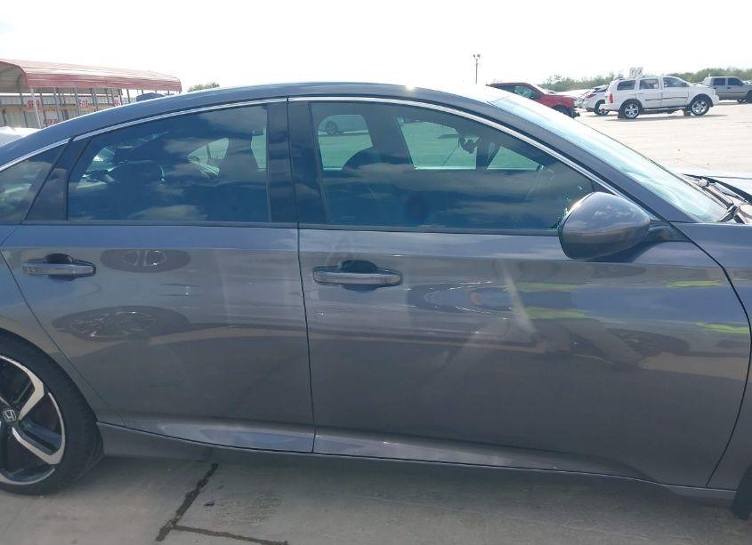 Photo 14 of 2018 Honda Accord SPORT (VIN 1HGCV1F30JA216899)