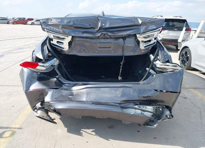 Photo 17 of 2018 Honda Accord SPORT (VIN 1HGCV1F30JA216899)