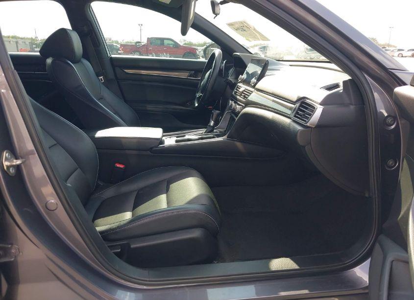 Photo 5 of 2018 Honda Accord SPORT (VIN 1HGCV1F30JA216899)