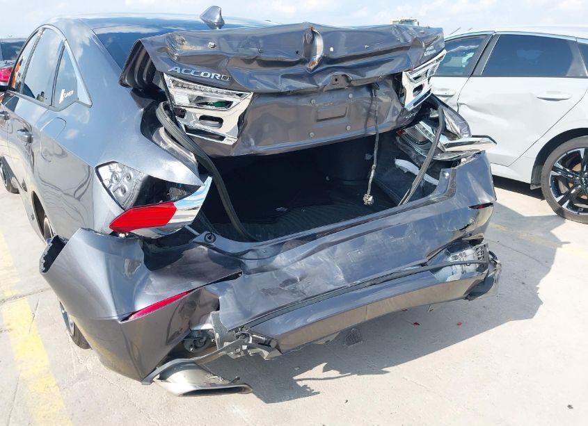 Photo 6 of 2018 Honda Accord SPORT (VIN 1HGCV1F30JA216899)