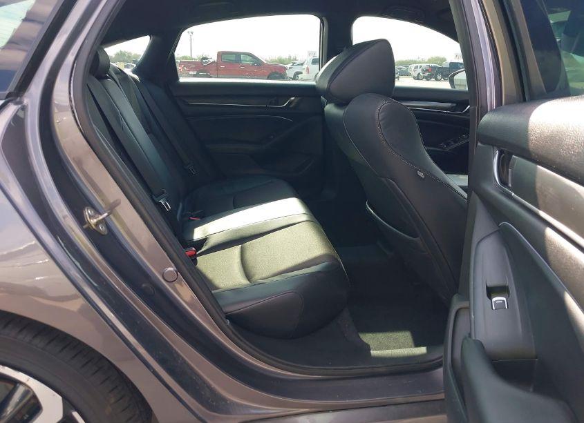 Photo 8 of 2018 Honda Accord SPORT (VIN 1HGCV1F30JA216899)