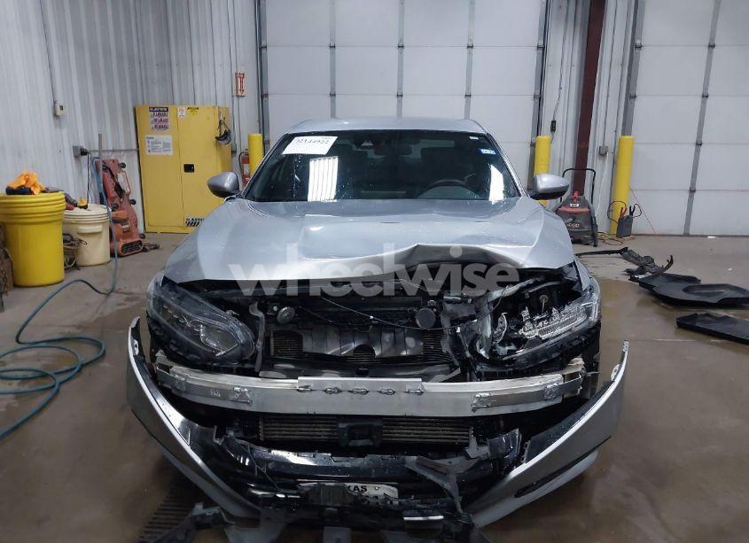 Photo 13 of 2018 Honda Accord SPORT (VIN 1HGCV1F30JA219592)