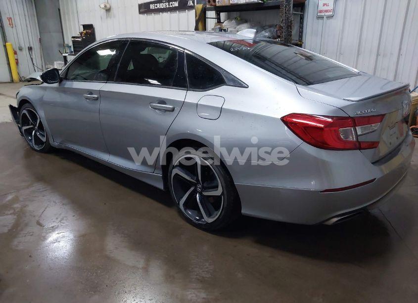 Photo 3 of 2018 Honda Accord SPORT (VIN 1HGCV1F30JA219592)