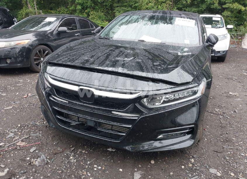 Photo 12 of 2018 Honda Accord SPORT (VIN 1HGCV1F30JA226624)